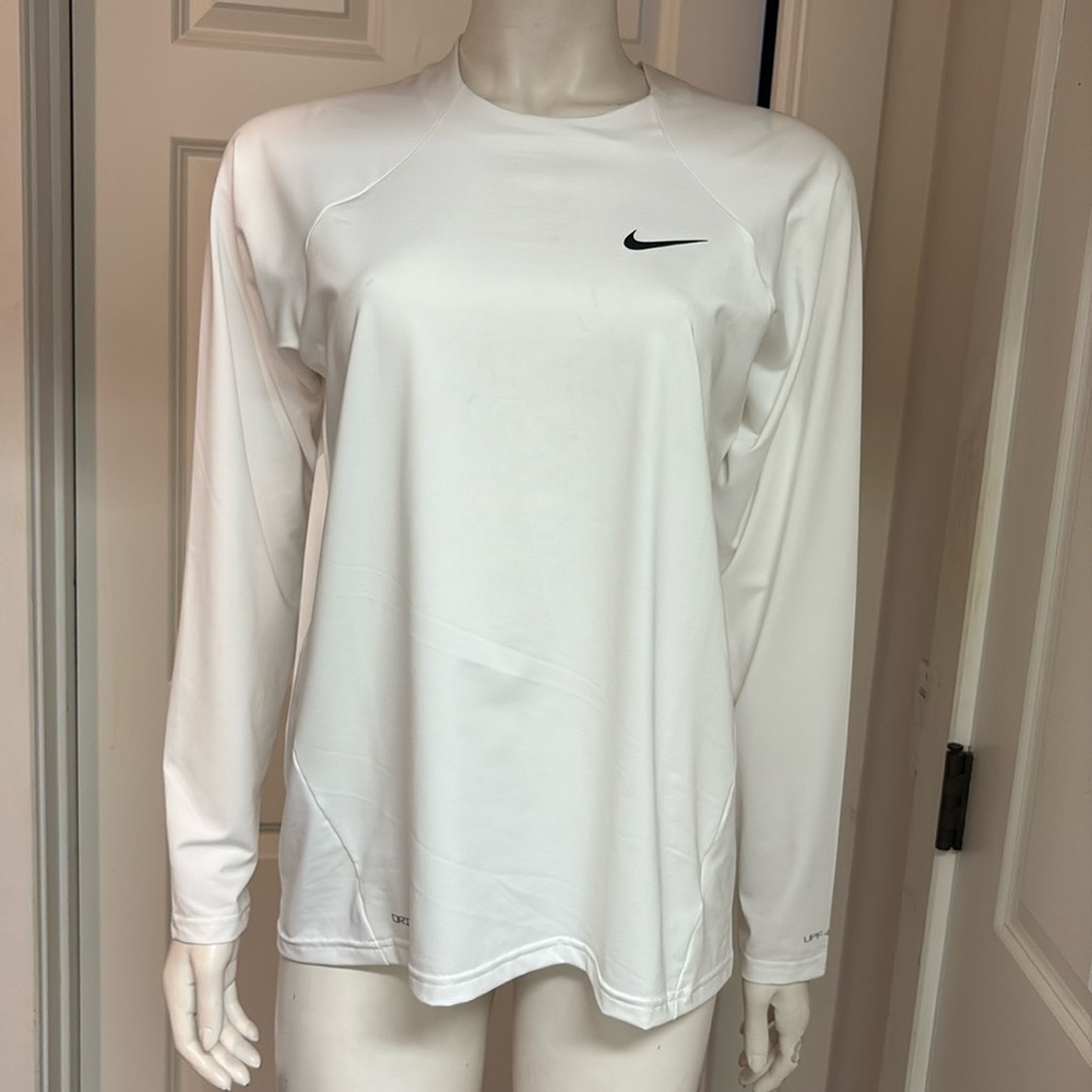 Nike Athletic/Athleisure/Swim L/S Tee, NWT!